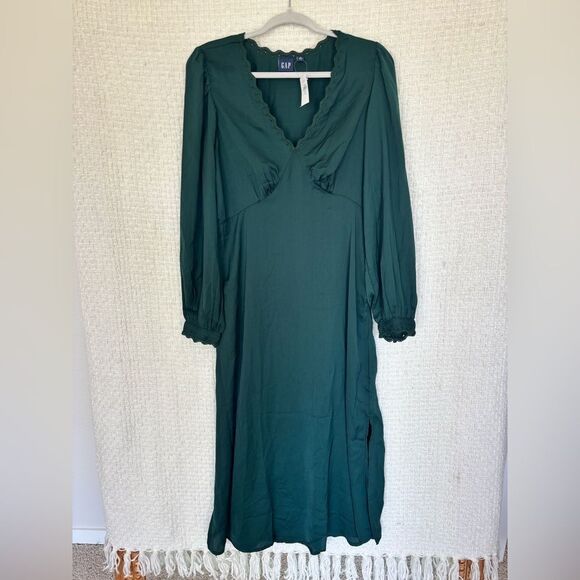 NWT Green Satin Empire Midi Dress✨ - Picture 10 of 11